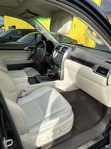 2014 Lexus GX 460   - Photo 8 - Denver, CO 80204