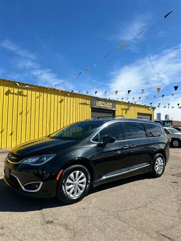 2017 Chrysler Pacifica Touring Plus  
