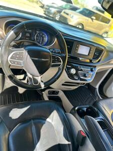 2017 Chrysler Pacifica Touring Plus   - Photo 7 - Denver, CO 80204