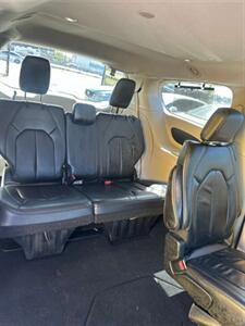 2017 Chrysler Pacifica Touring Plus   - Photo 12 - Denver, CO 80204