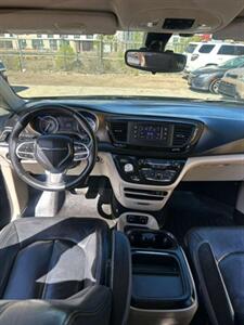 2017 Chrysler Pacifica Touring Plus   - Photo 8 - Denver, CO 80204
