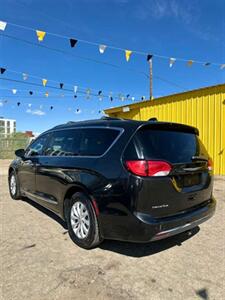 2017 Chrysler Pacifica Touring Plus   - Photo 3 - Denver, CO 80204