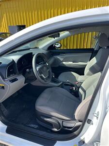 2017 Hyundai ELANTRA SE   - Photo 6 - Denver, CO 80204