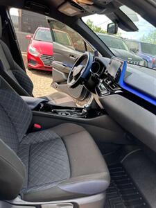2020 Toyota C-HR LE   - Photo 4 - Denver, CO 80204