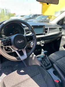 2020 Kia Rio LX   - Photo 5 - Denver, CO 80204