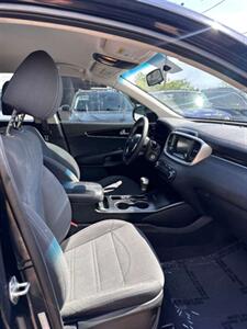 2020 Kia Sorento LX - Photo 6 - Denver, CO 80204