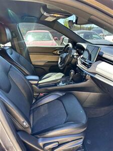 2024 Jeep Compass Latitude   - Photo 9 - Denver, CO 80204