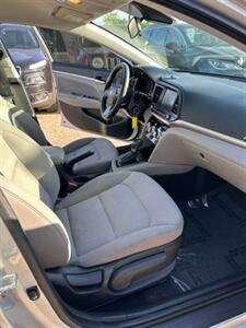 2019 Hyundai ELANTRA SE   - Photo 9 - Denver, CO 80204