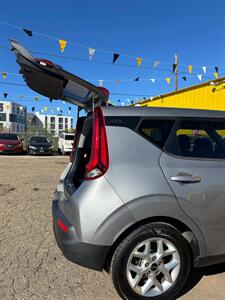 2022 Kia Soul LX   - Photo 7 - Denver, CO 80204
