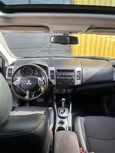 2012 Mitsubishi Outlander SE   - Photo 6 - Denver, CO 80204