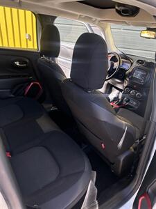 2016 Jeep Renegade Trailhawk   - Photo 6 - Denver, CO 80204
