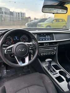 2020 Kia Optima LX   - Photo 9 - Denver, CO 80204