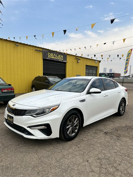 2020 Kia Optima LX   - Photo 1 - Denver, CO 80204