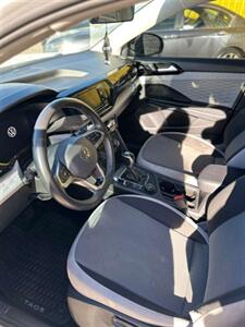 2022 Volkswagen Taos S 4Motion - Photo 9 - Denver, CO 80204