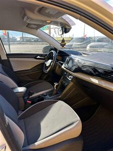 2022 Volkswagen Taos S 4Motion - Photo 7 - Denver, CO 80204