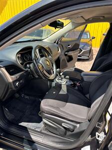 2015 Jeep Cherokee Latitude   - Photo 8 - Denver, CO 80204