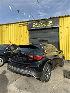 2017 INFINITI QX30 Luxury   - Photo 4 - Denver, CO 80204