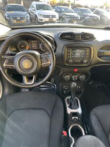 2017 Jeep Renegade Latitude   - Photo 8 - Denver, CO 80204
