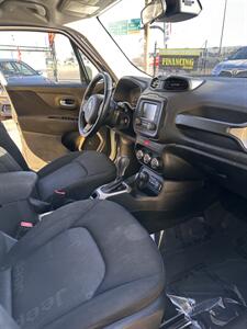 2017 Jeep Renegade Latitude   - Photo 10 - Denver, CO 80204