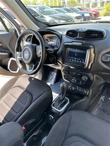 2018 Jeep Renegade Latitude   - Photo 10 - Denver, CO 80204