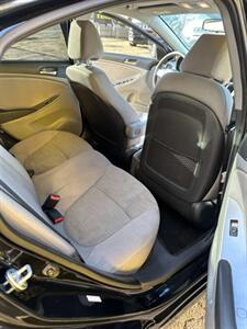 2017 Hyundai ACCENT SE - Photo 5 - Denver, CO 80204