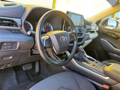 2021 Toyota Highlander LE   - Photo 16 - Denver, CO 80204