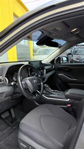 2021 Toyota Highlander LE   - Photo 10 - Denver, CO 80204