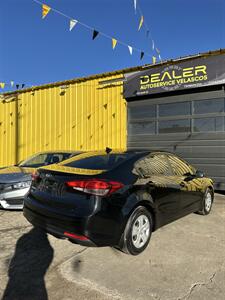 2017 Kia Forte LX   - Photo 4 - Denver, CO 80204