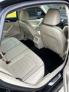 2017 Volkswagen Passat 1.8T R-Line   - Photo 8 - Denver, CO 80204