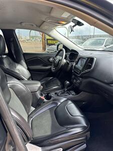 2020 Jeep Cherokee Latitude Plus   - Photo 8 - Denver, CO 80204