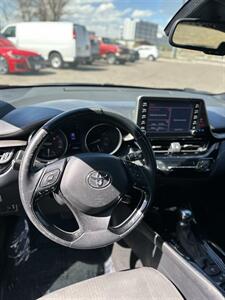 2019 Toyota C-HR LE   - Photo 7 - Denver, CO 80204
