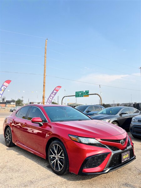 2021 Toyota Camry SE  