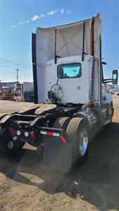 2016 Kenworth T680   - Photo 3 - Sun Valley, CA 91352