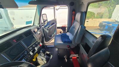2016 Kenworth T680   - Photo 6 - Sun Valley, CA 91352