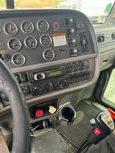 2012 Peterbilt 384   - Photo 9 - Sun Valley, CA 91352
