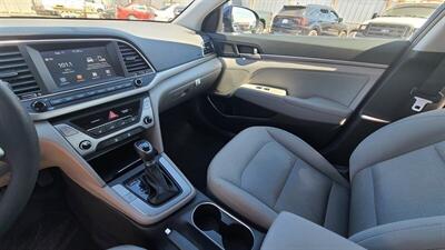 2017 Hyundai ELANTRA SE   - Photo 9 - Sun Valley, CA 91352