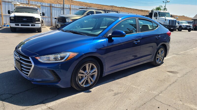2017 Hyundai ELANTRA SE