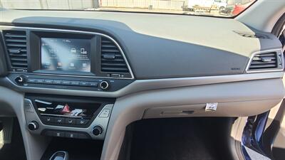 2017 Hyundai ELANTRA SE   - Photo 7 - Sun Valley, CA 91352