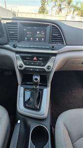 2017 Hyundai ELANTRA SE   - Photo 8 - Sun Valley, CA 91352
