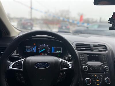 2018 Ford Fusion Hybrid SE   - Photo 8 - Hobart, IN 46342
