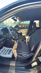 2019 Jeep Cherokee Latitude   - Photo 7 - Hobart, IN 46342