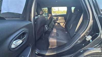 2019 Jeep Cherokee Latitude   - Photo 8 - Hobart, IN 46342