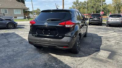 2020 Nissan Kicks SV   - Photo 5 - Hobart, IN 46342