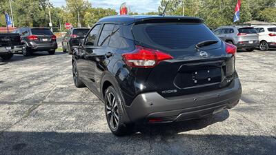 2020 Nissan Kicks SV   - Photo 4 - Hobart, IN 46342