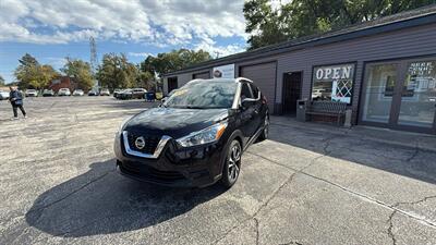 2020 Nissan Kicks SV   - Photo 2 - Hobart, IN 46342
