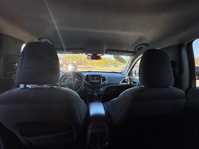 2019 Jeep Cherokee Latitude   - Photo 14 - Hobart, IN 46342