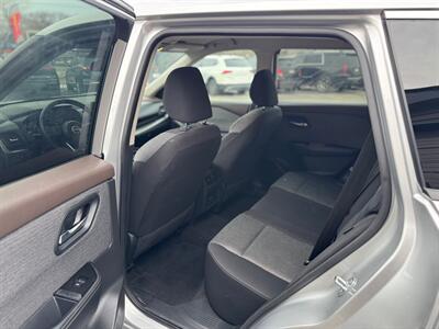 2023 Nissan Rogue SV   - Photo 11 - Hobart, IN 46342