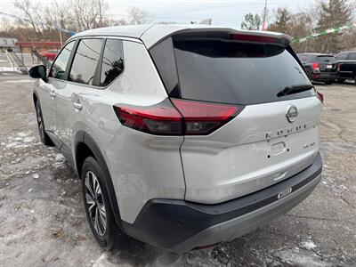 2023 Nissan Rogue SV   - Photo 5 - Hobart, IN 46342
