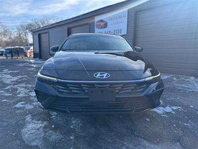 2024 Hyundai ELANTRA SEL   - Photo 2 - Hobart, IN 46342