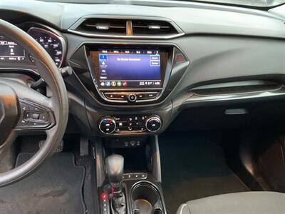 2021 Chevrolet Trailblazer LT   - Photo 13 - Hobart, IN 46342
